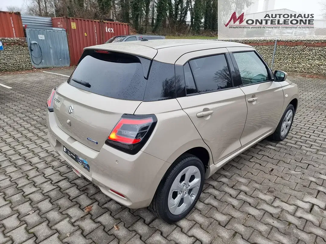 Suzuki Swift - Thumbnail 3
