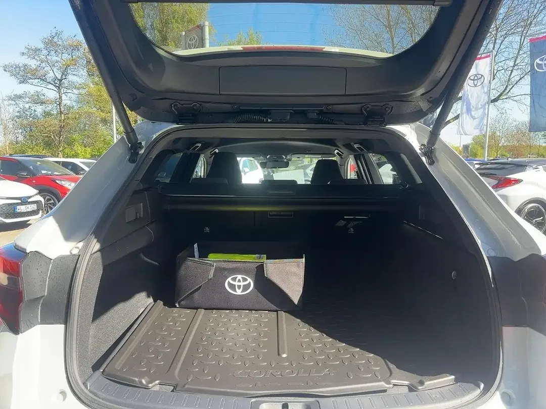 Toyota Corolla - Thumbnail 13
