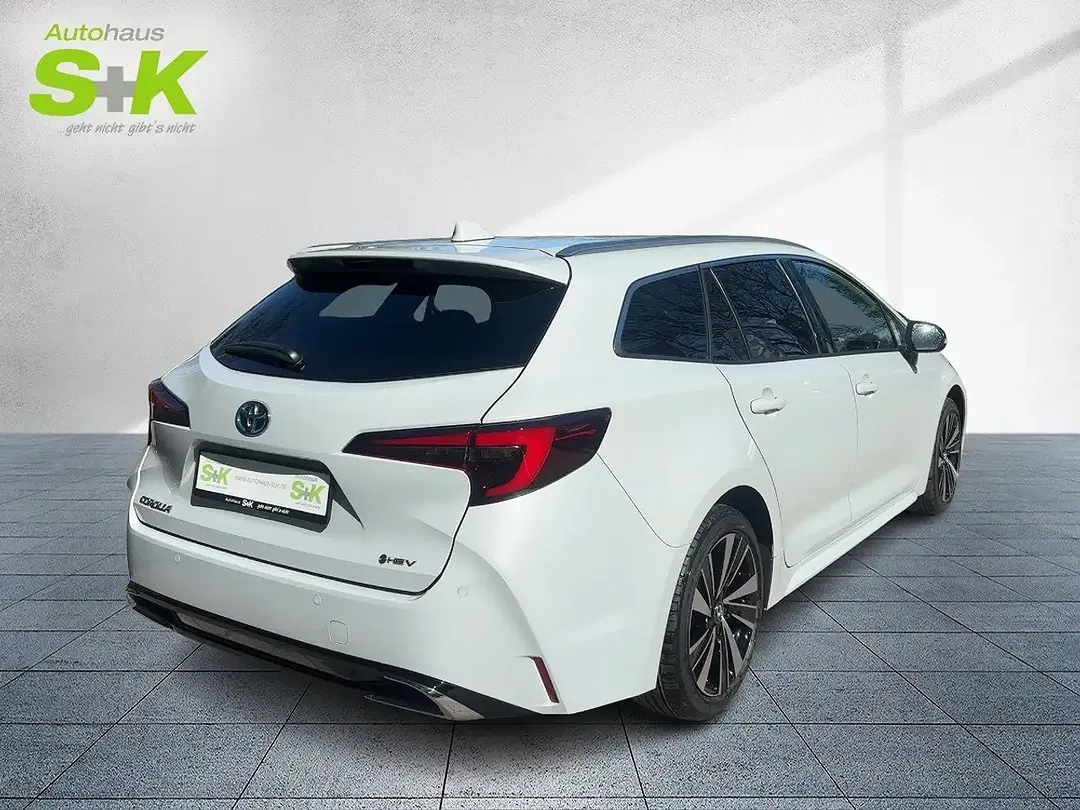 Toyota Corolla - Thumbnail 4