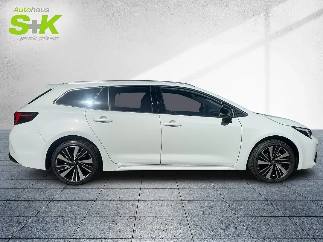Toyota Corolla - Thumbnail 5