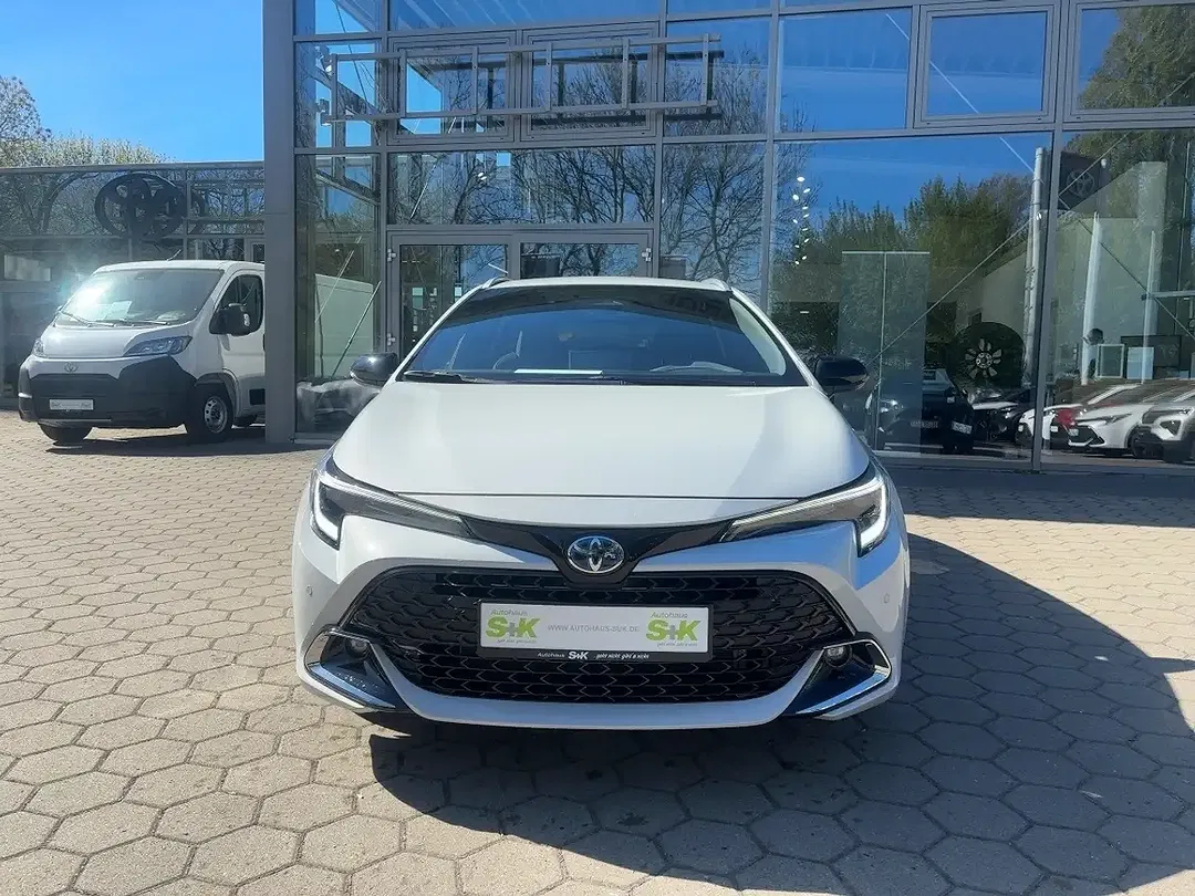 Toyota Corolla - Thumbnail 6