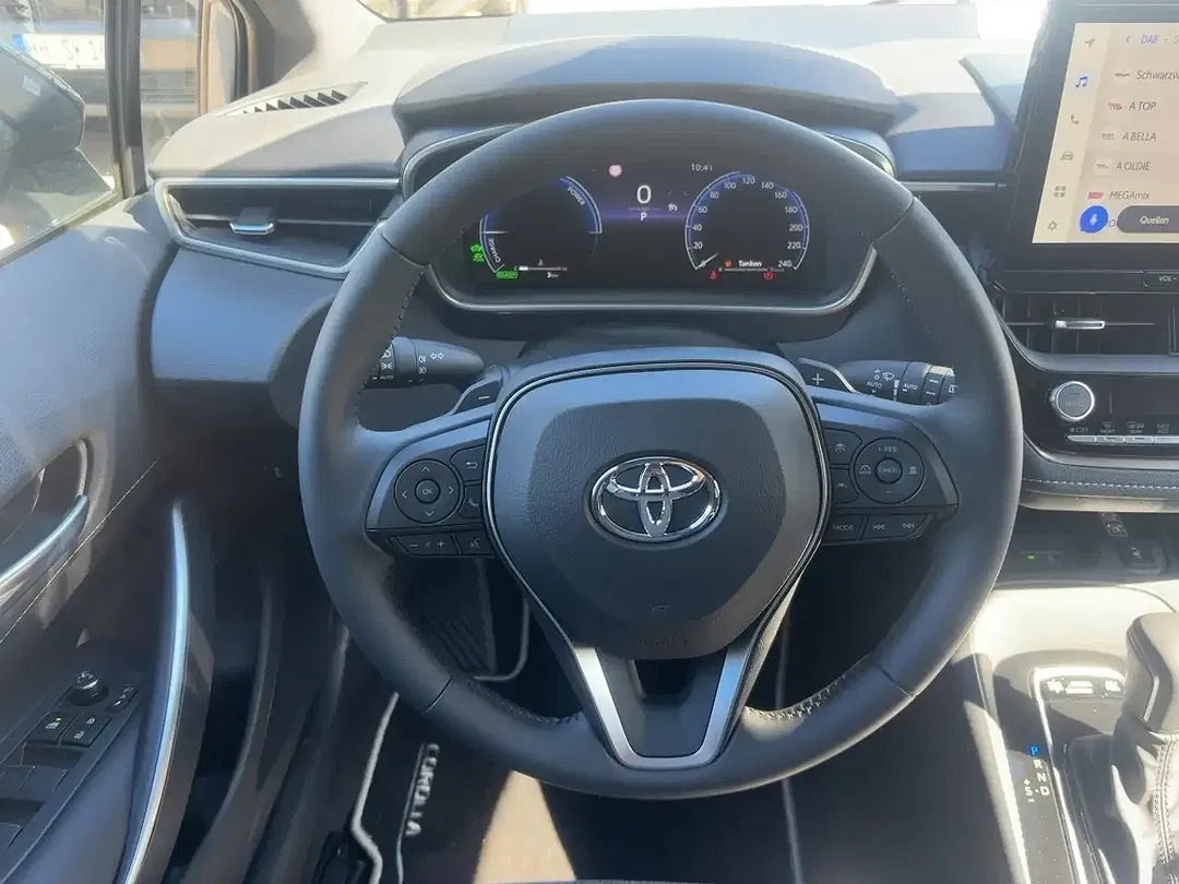 Toyota Corolla - Thumbnail 9
