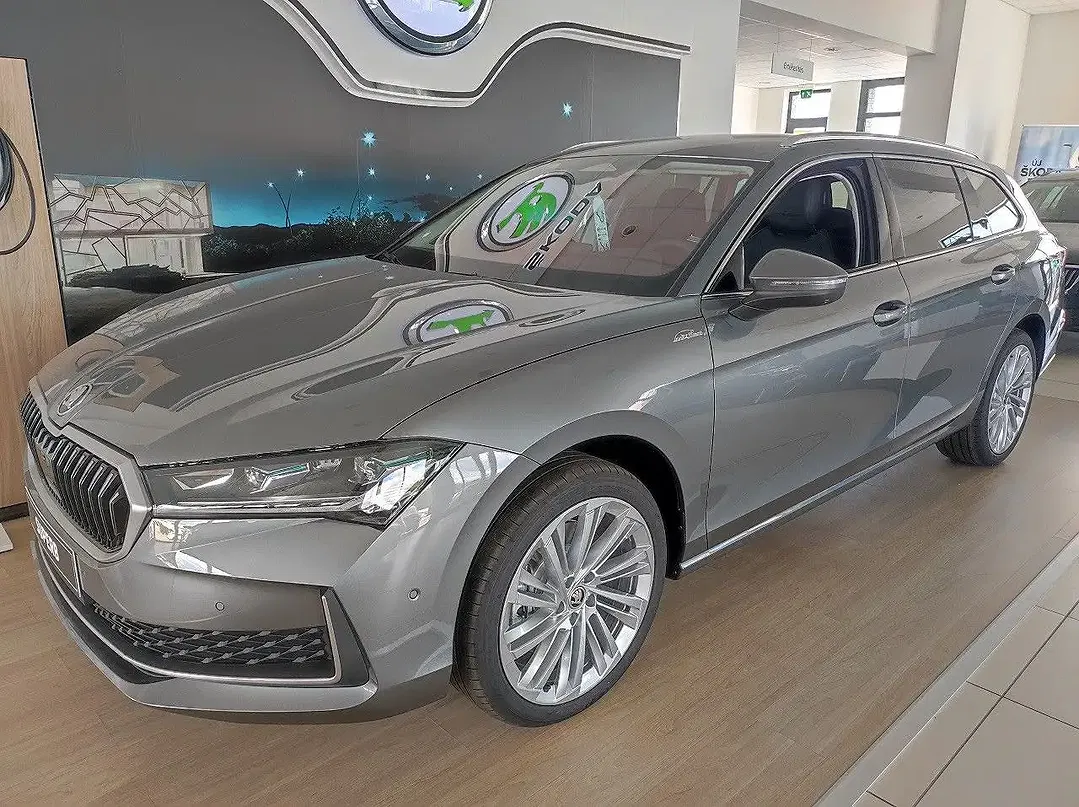 Skoda Superb - Thumbnail 1