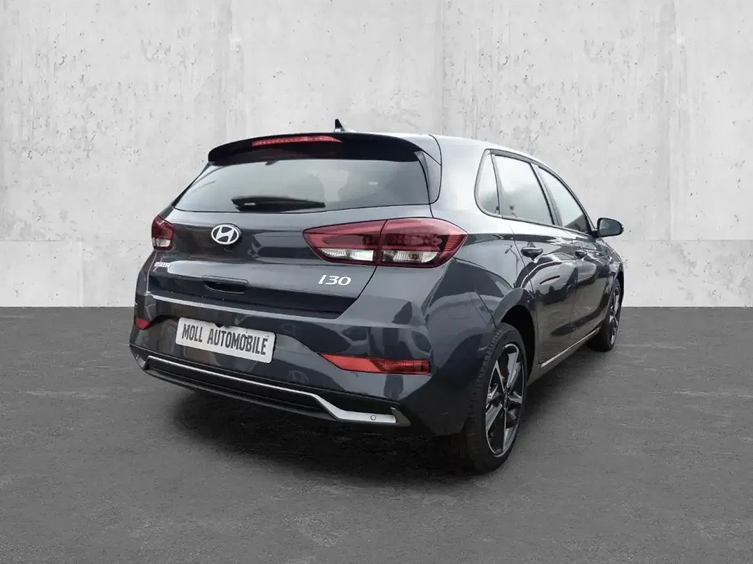 Hyundai i30 - Thumbnail 2
