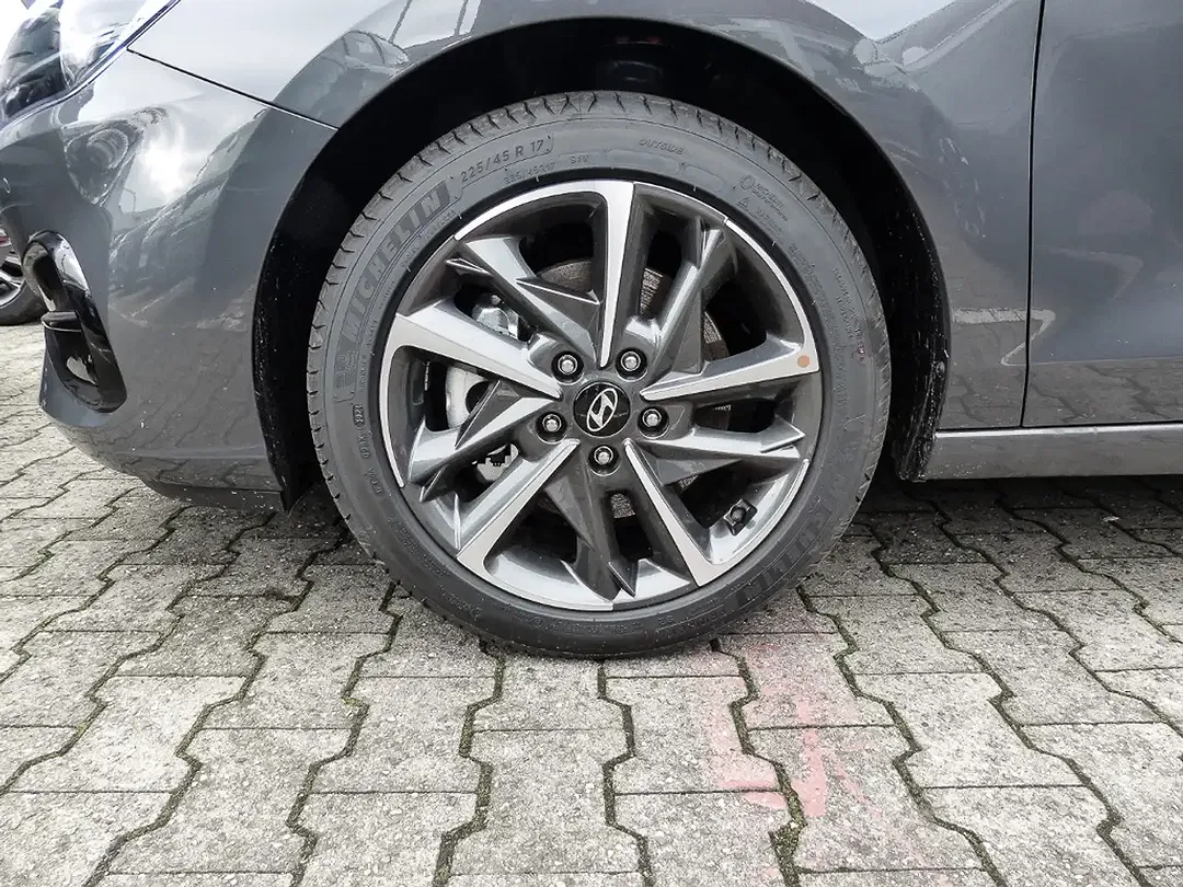 Hyundai i30 - Thumbnail 3