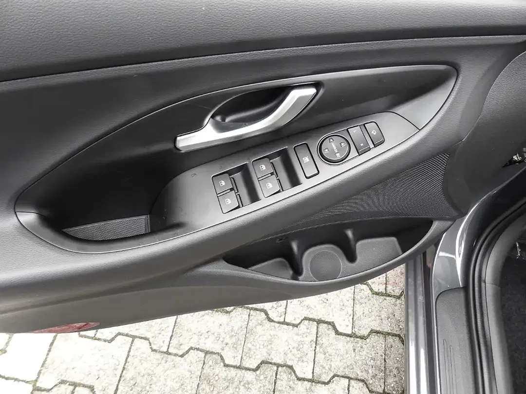 Hyundai i30 - Thumbnail 8