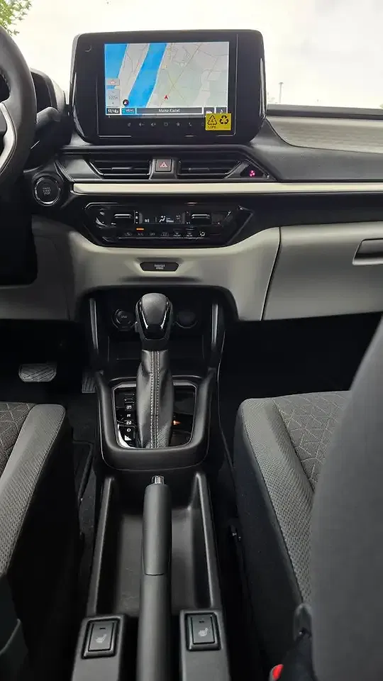 Suzuki Swift - Thumbnail 12