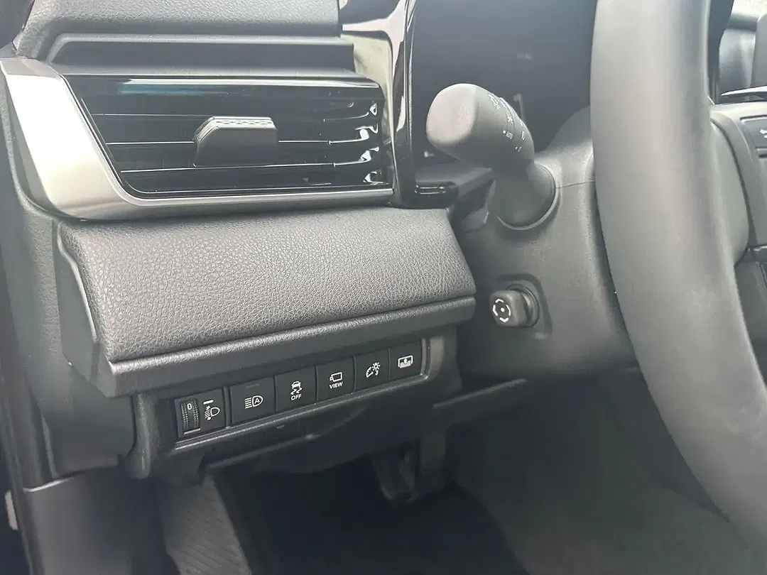 Toyota Camry - Thumbnail 7