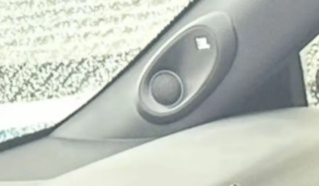 Toyota Camry - Thumbnail 9