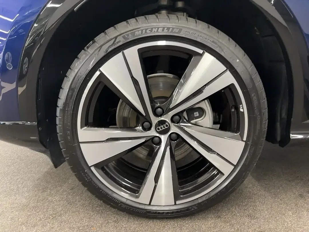 Audi Q5 - Thumbnail 10