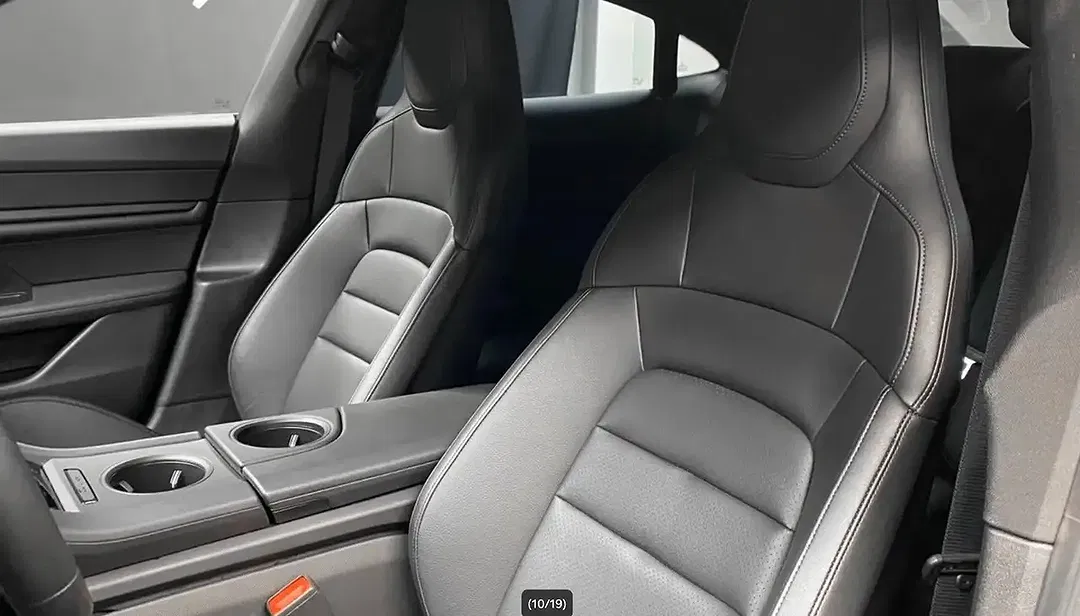 Porsche Taycan - Thumbnail 8
