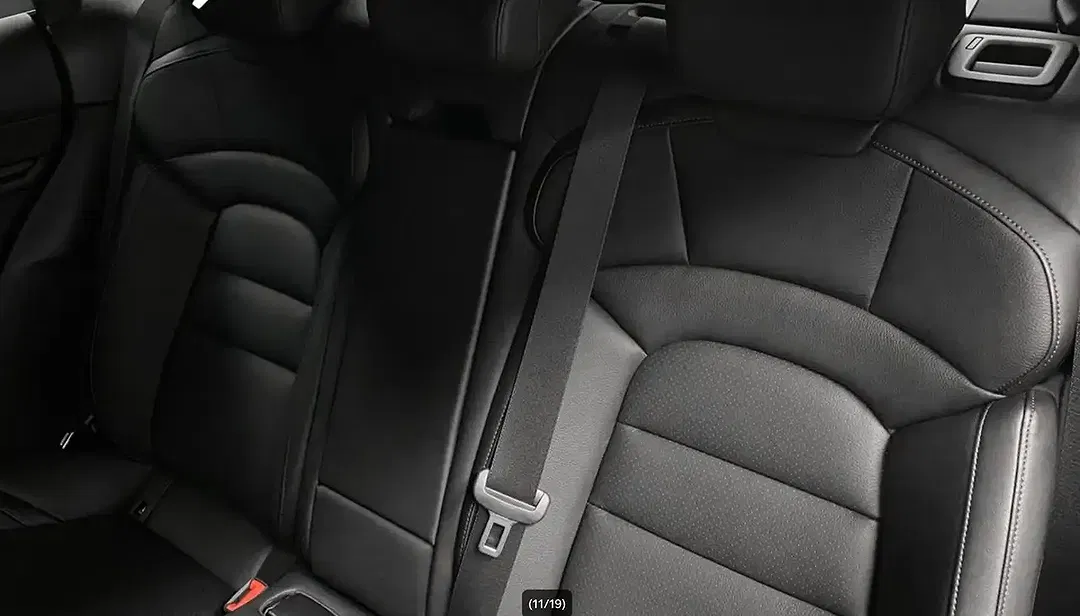 Porsche Taycan - Thumbnail 9