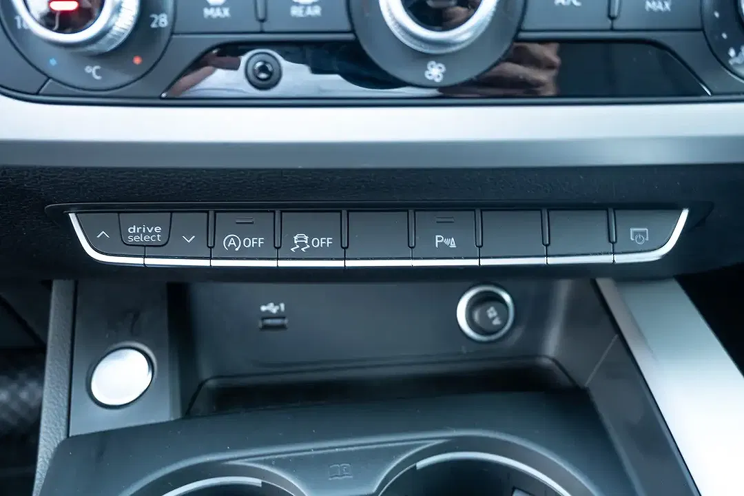 Audi A4 - Thumbnail 25