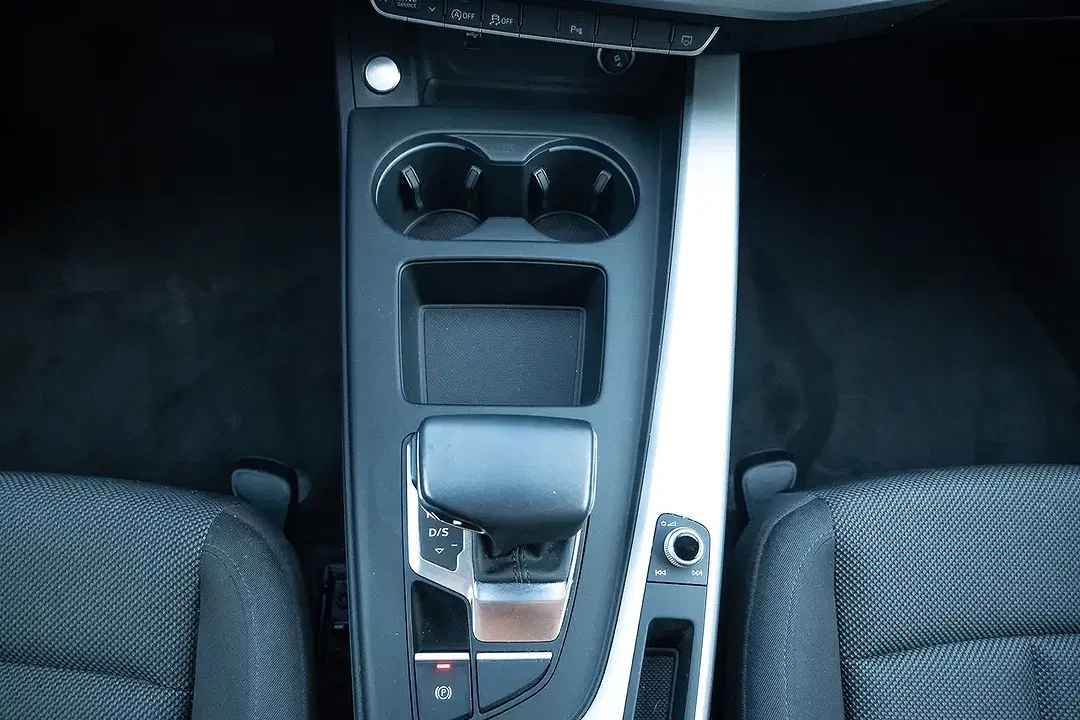 Audi A4 - Thumbnail 26