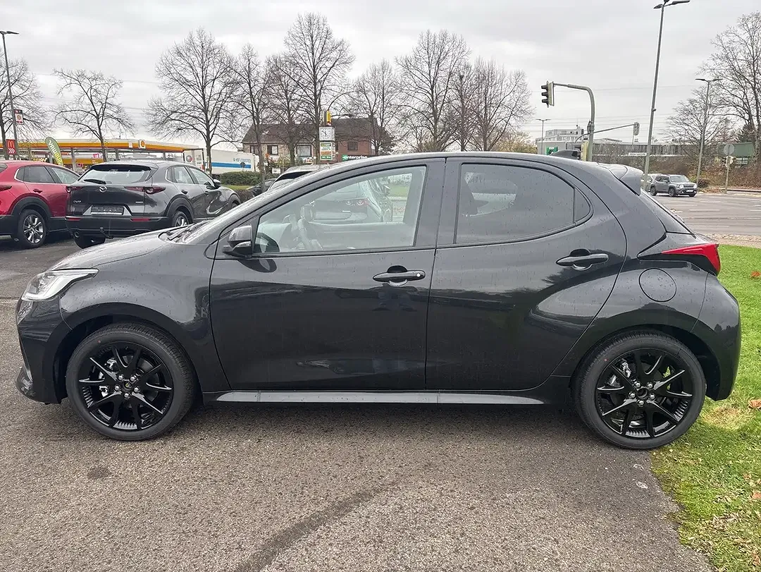 Mazda 2 - Thumbnail 2
