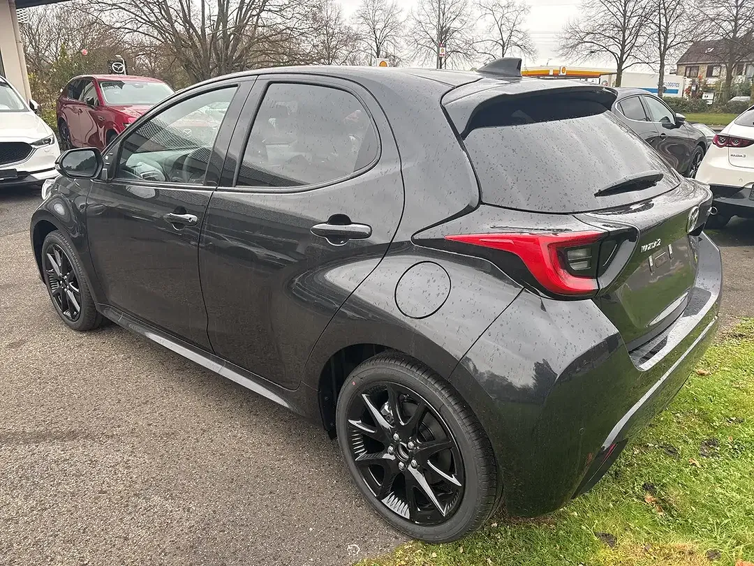 Mazda 2 - Thumbnail 3