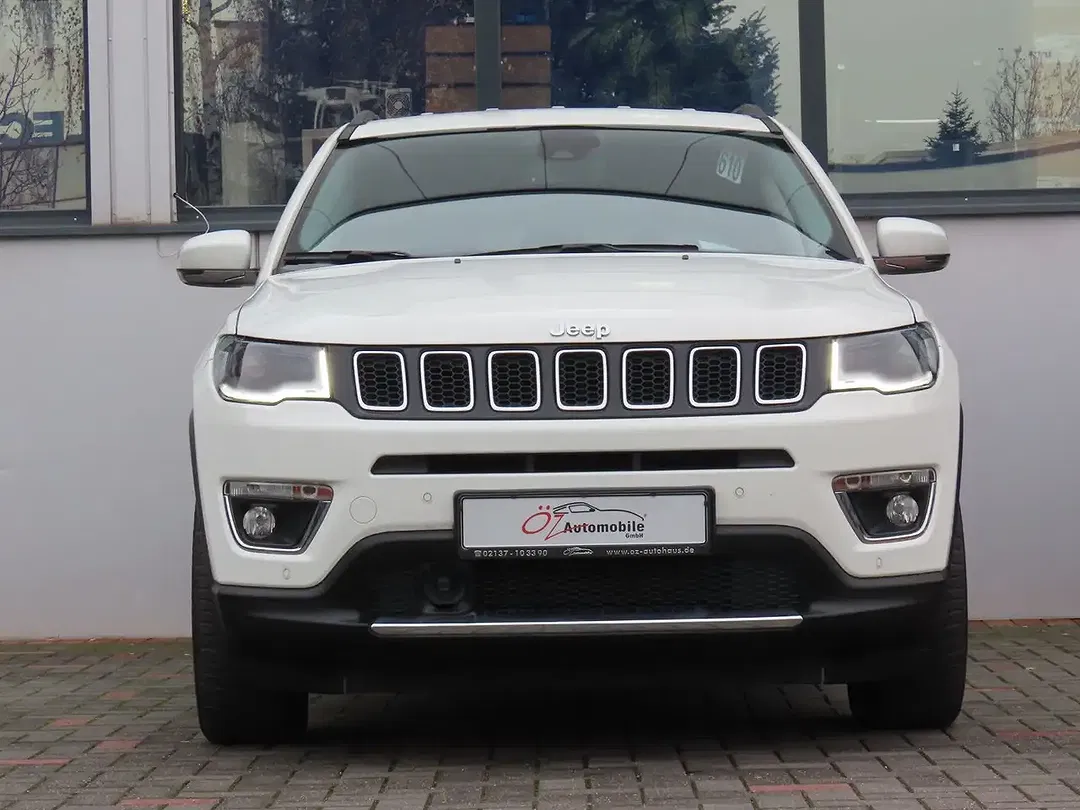 Jeep Compass - Thumbnail 2