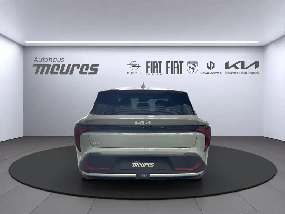 Kia K4 - Thumbnail 3