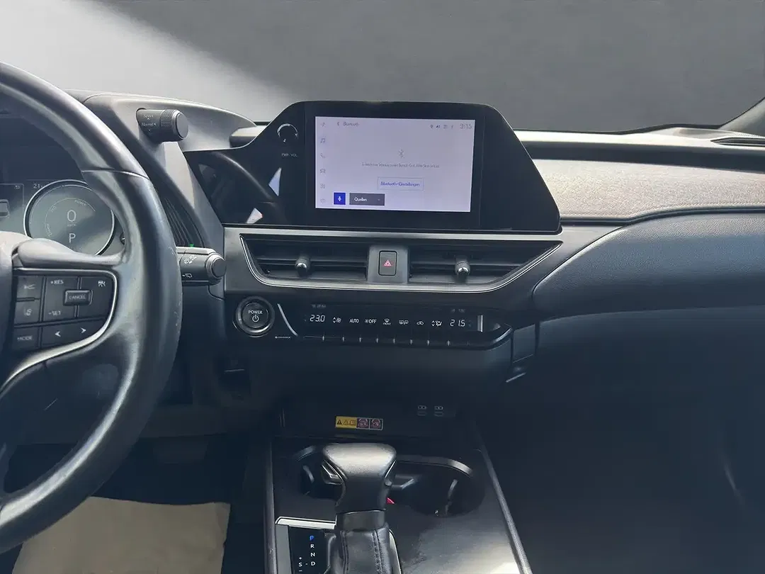 Lexus UX 250h - Thumbnail 12
