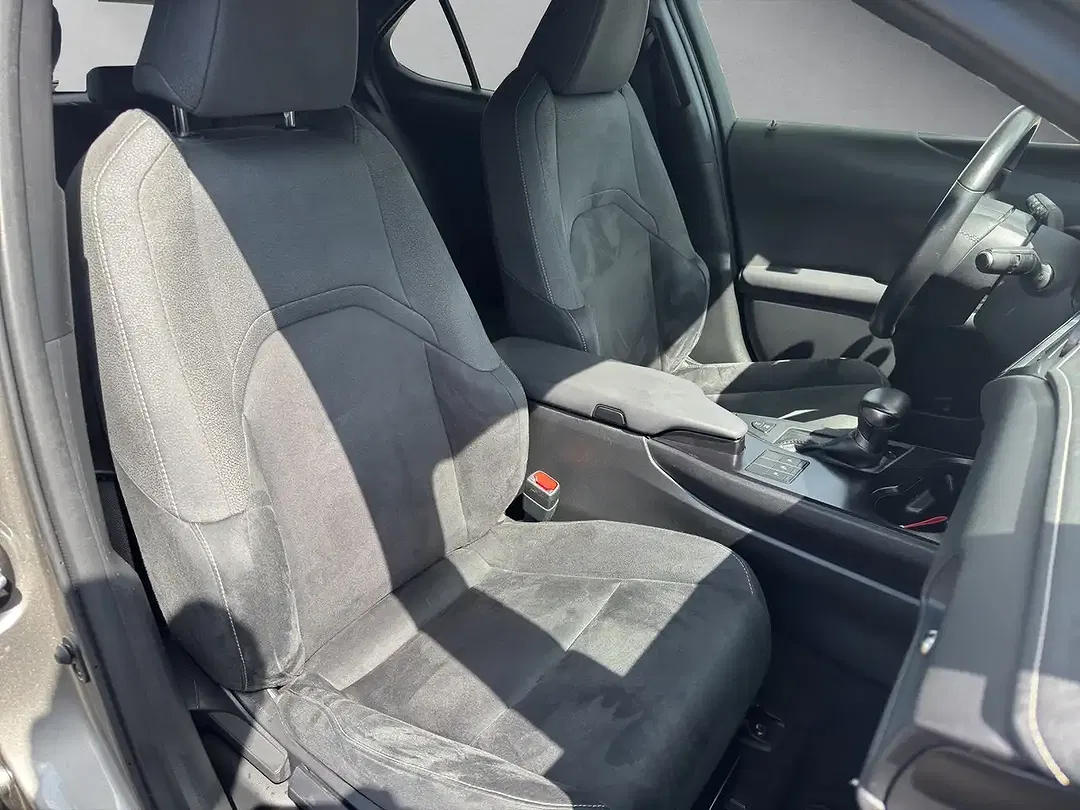 Lexus UX 250h - Thumbnail 15