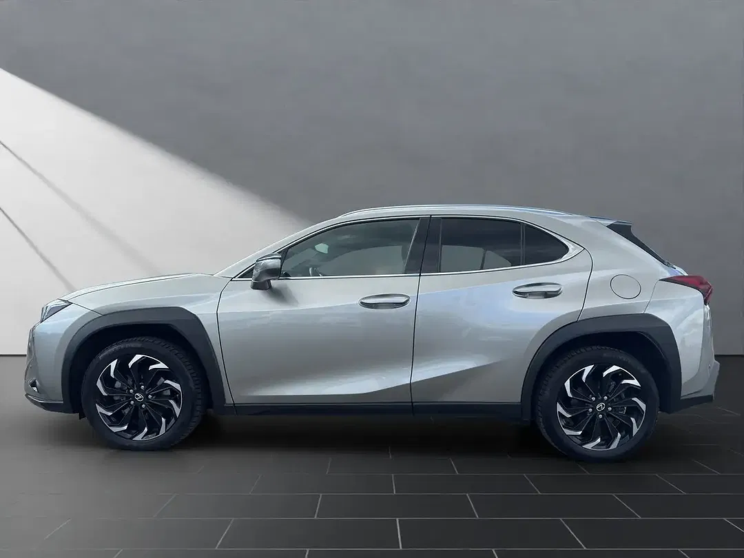 Lexus UX 250h - Thumbnail 2