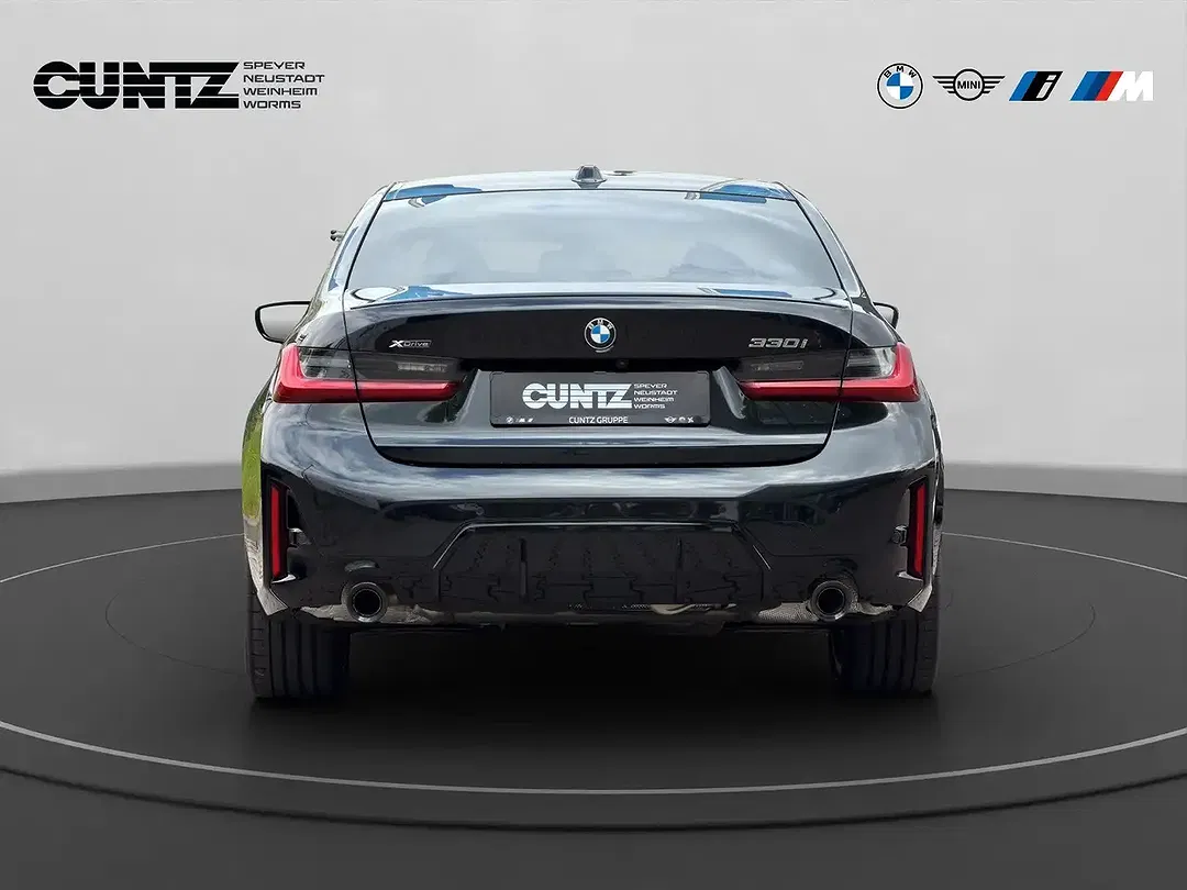 BMW 330 - Thumbnail 6
