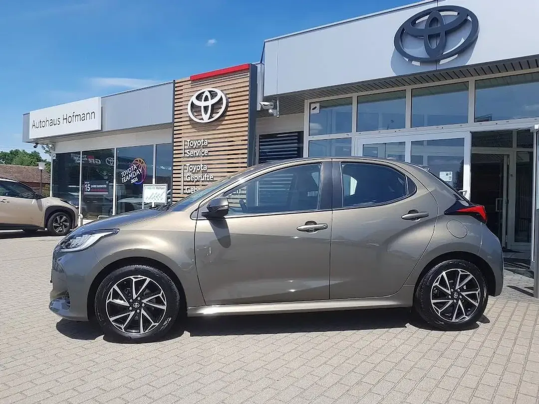 Toyota Yaris - Thumbnail 2