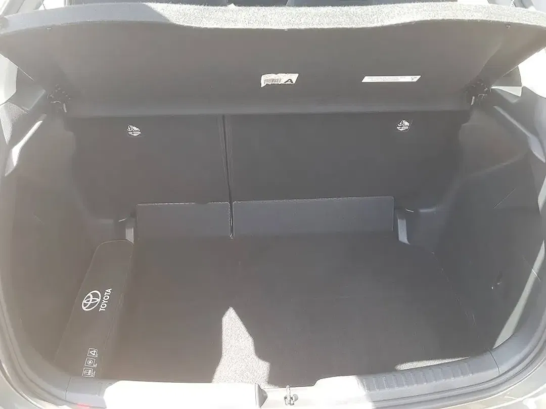 Toyota Yaris - Thumbnail 6