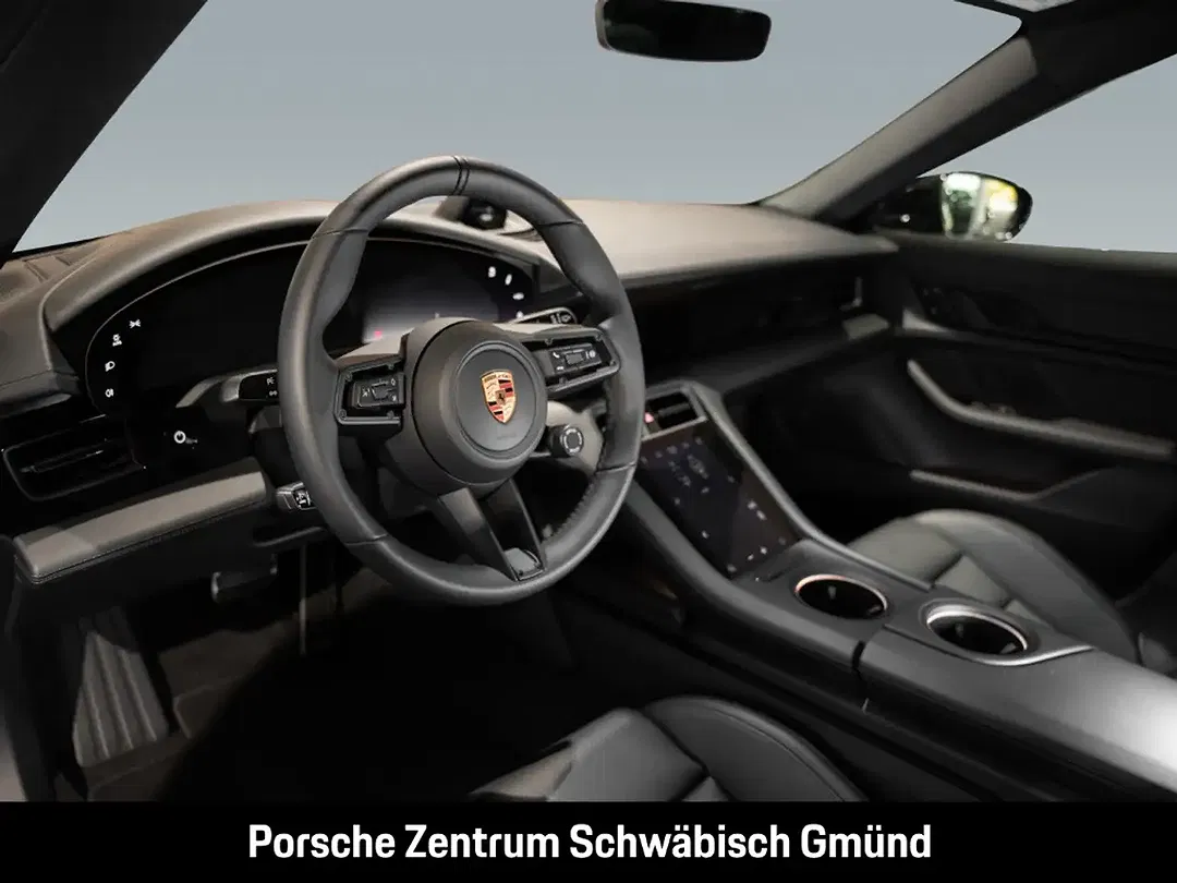 Porsche Taycan - Thumbnail 5