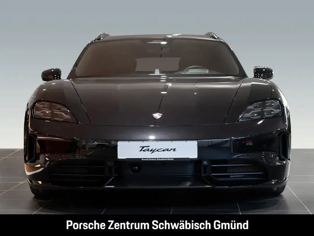 Porsche Taycan - Thumbnail 9