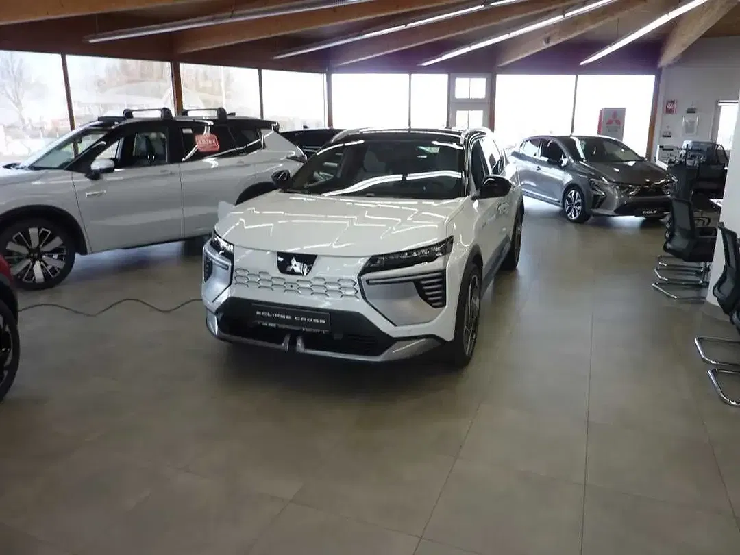 Mitsubishi Eclipse Cross - Thumbnail 1