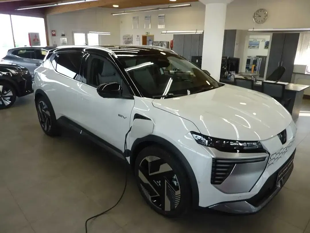 Mitsubishi Eclipse Cross - Thumbnail 4