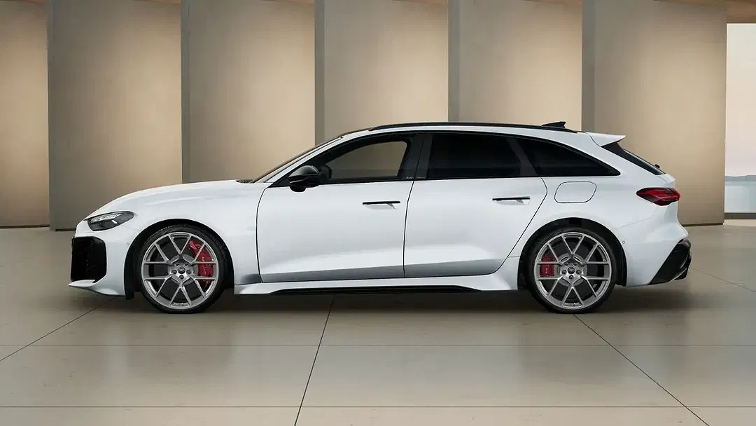 Audi RS5 - Thumbnail 3