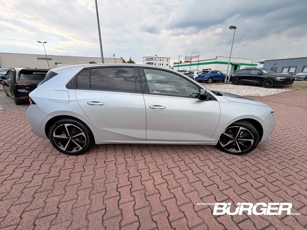 Opel Astra - Thumbnail 3