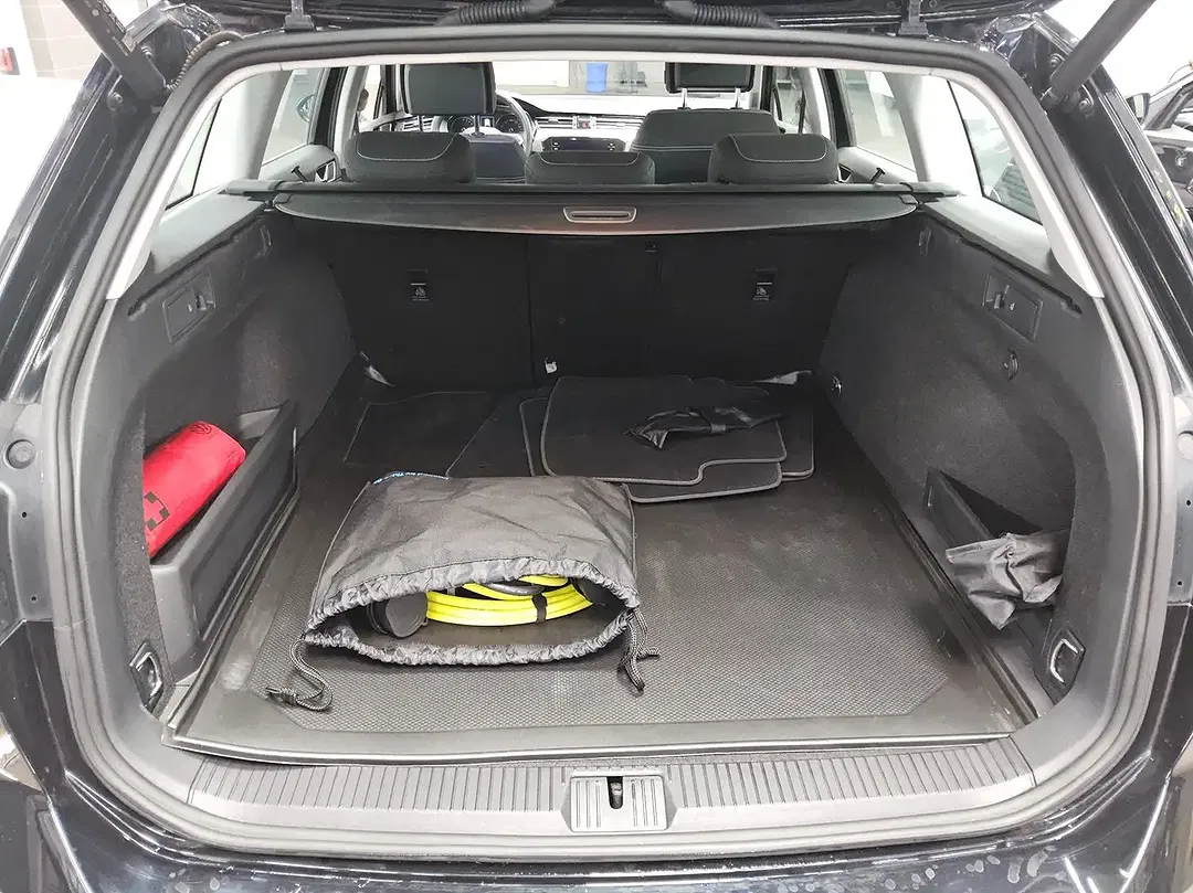Volkswagen Passat Variant - Thumbnail 10