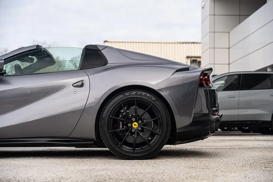 Ferrari 812 - Thumbnail 12