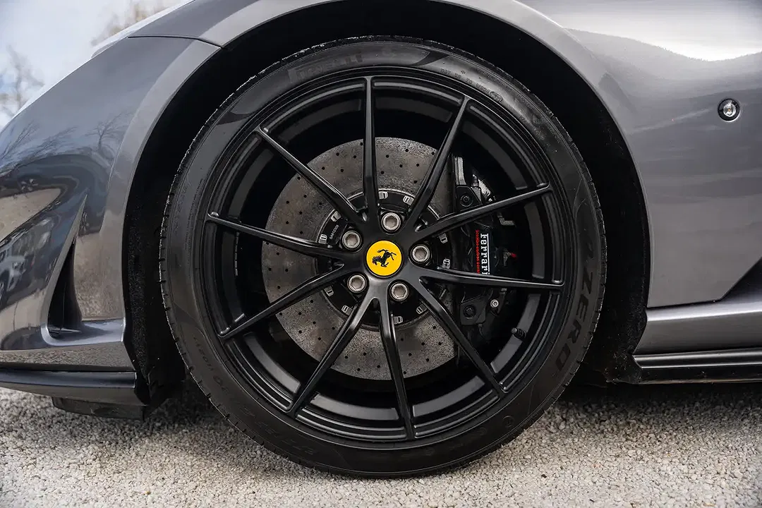 Ferrari 812 - Thumbnail 13