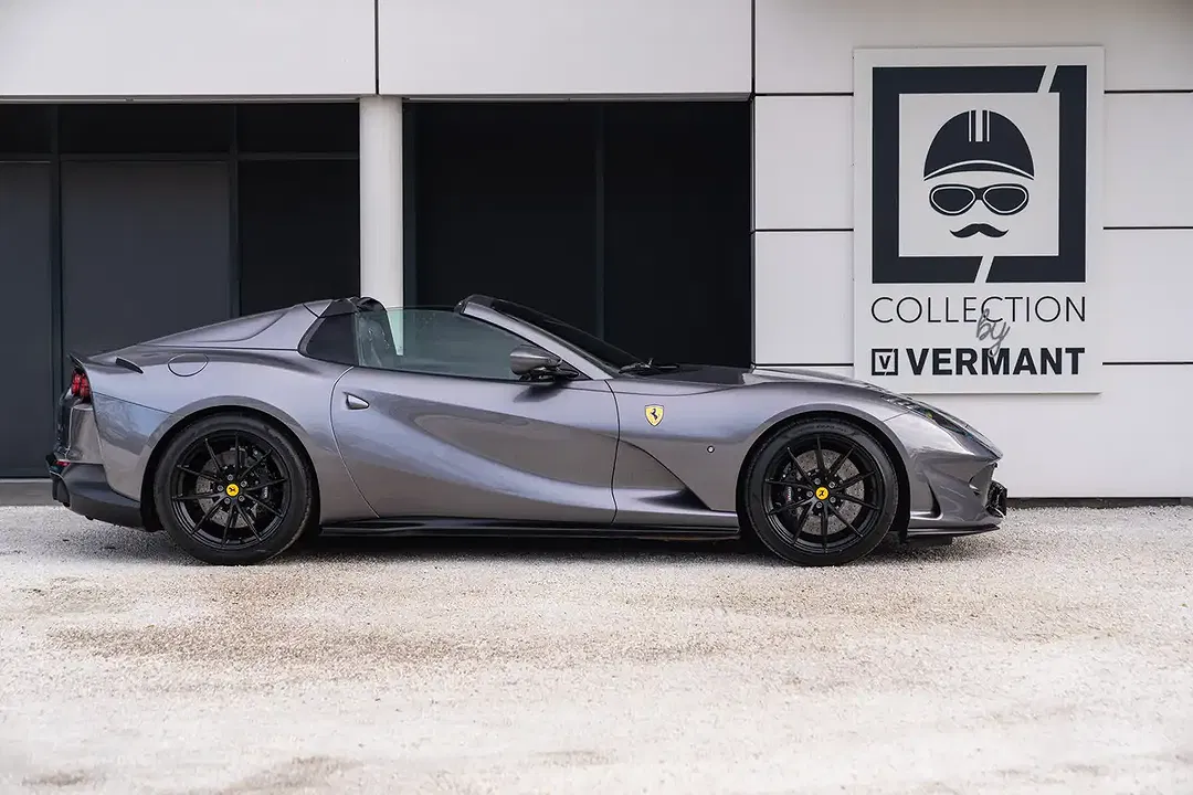 Ferrari 812 - Thumbnail 2