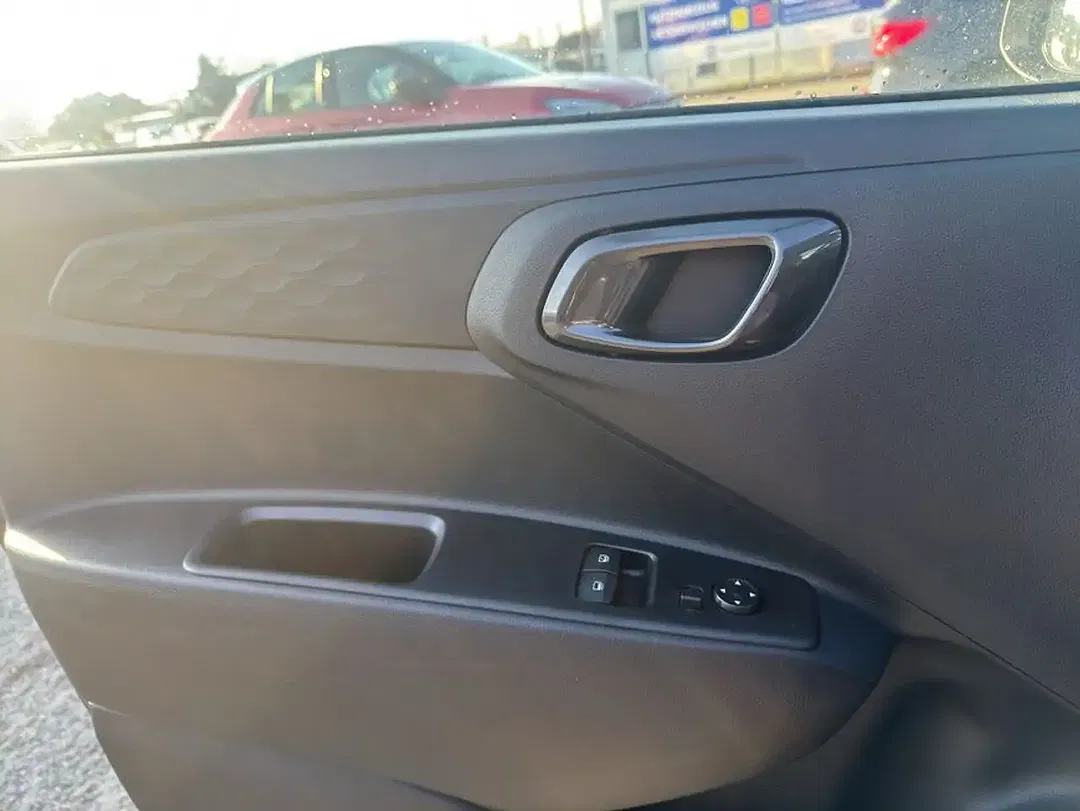 Hyundai i10 - Thumbnail 12