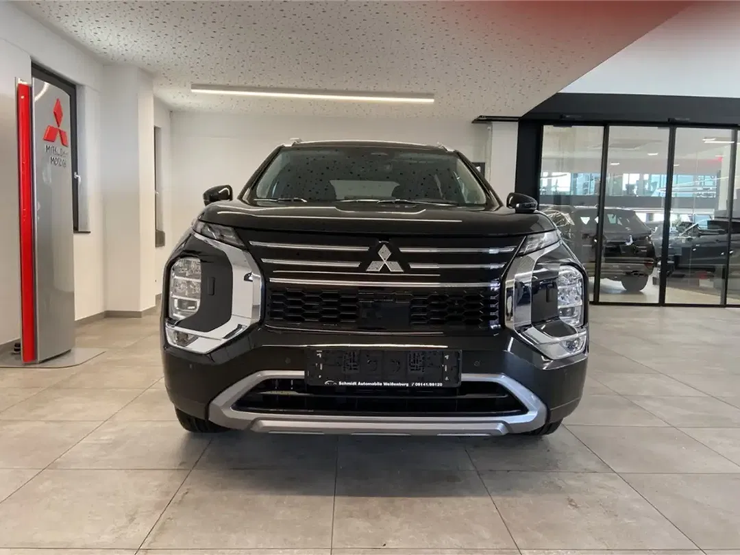 Mitsubishi Outlander - Thumbnail 5