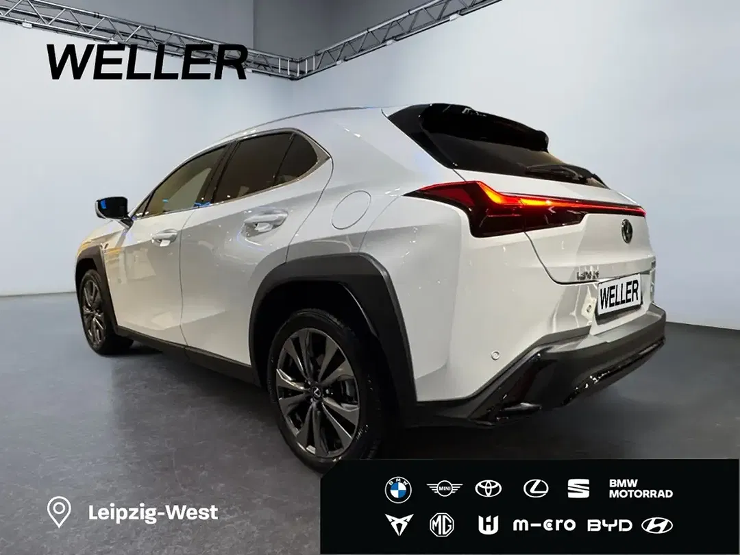 Lexus UX 300h - Thumbnail 6