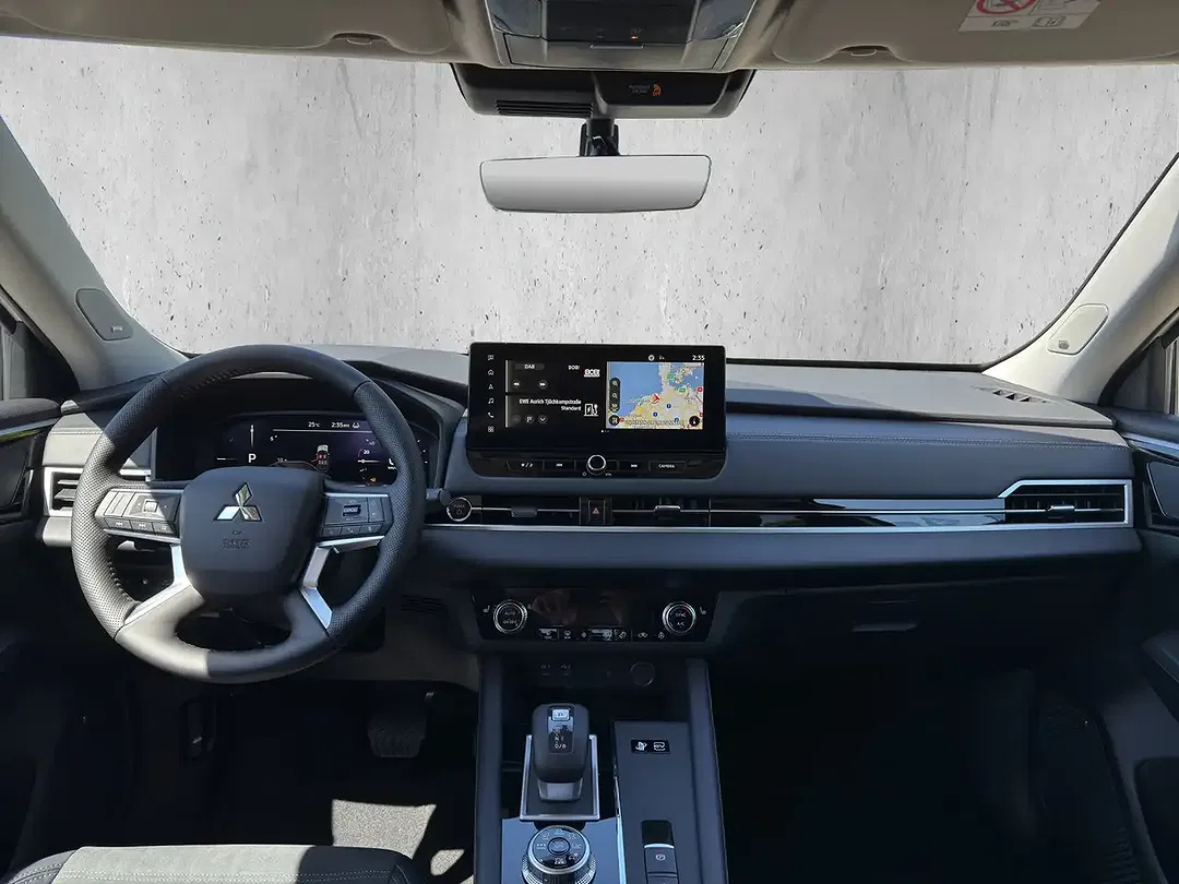 Mitsubishi Outlander - Thumbnail 13