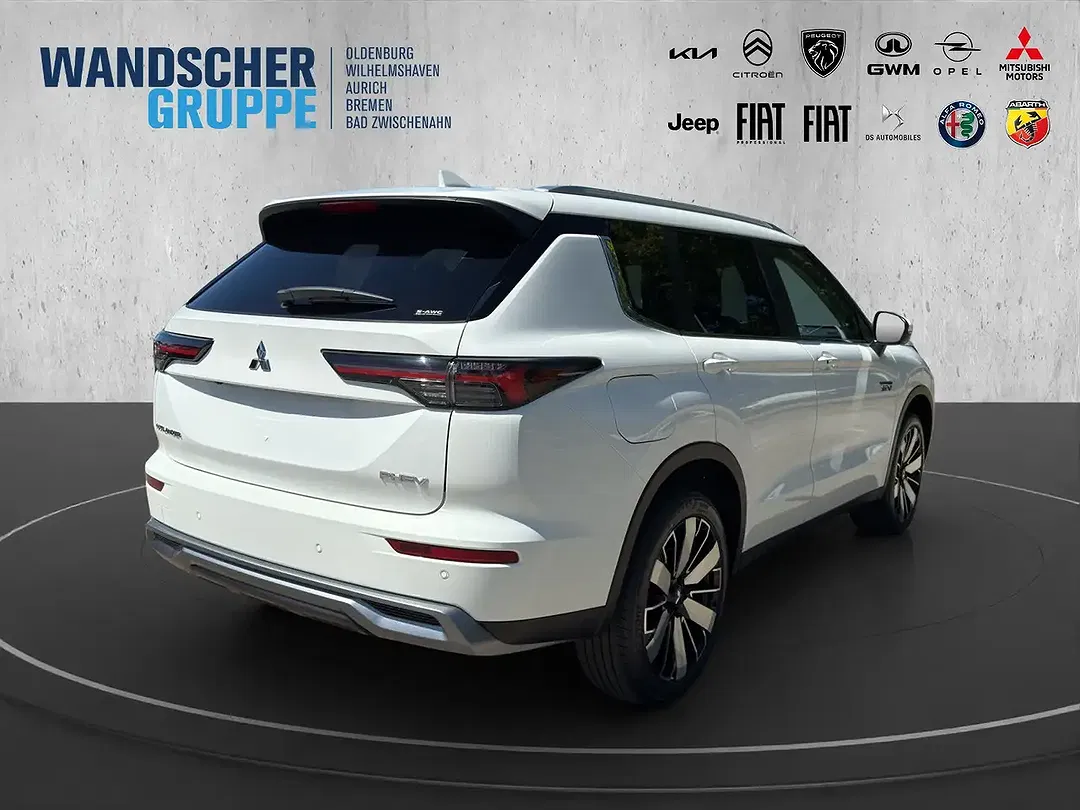 Mitsubishi Outlander - Thumbnail 5