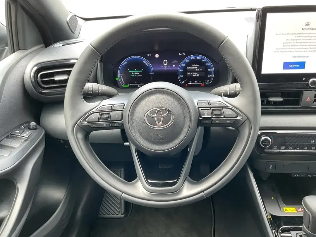 Toyota Yaris - Thumbnail 10