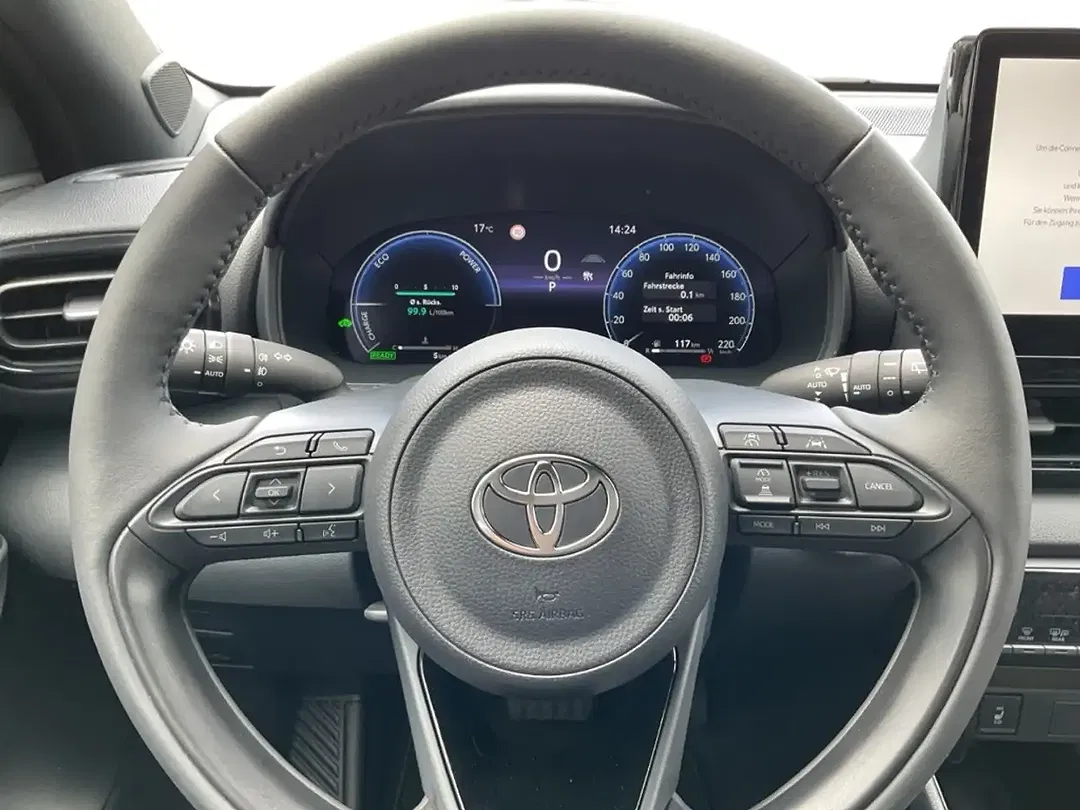 Toyota Yaris - Thumbnail 11