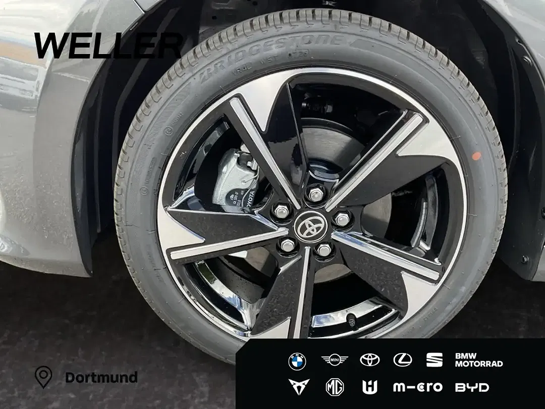 Toyota Yaris - Thumbnail 13