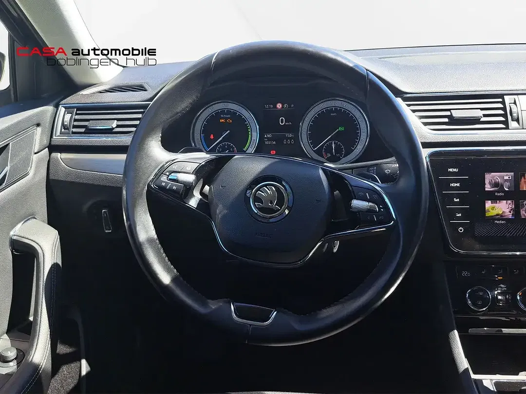 Skoda Superb - Thumbnail 13