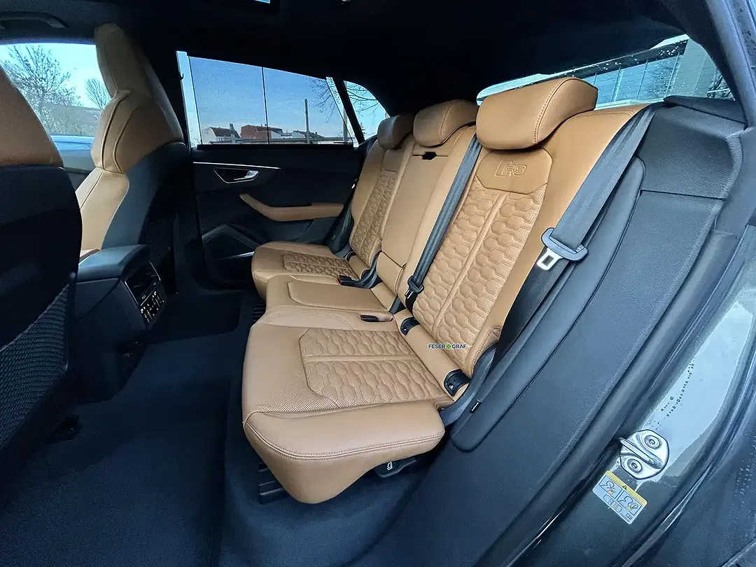 Audi RS Q8 - Thumbnail 9