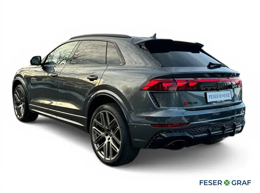 Audi RS Q8 - Thumbnail 3