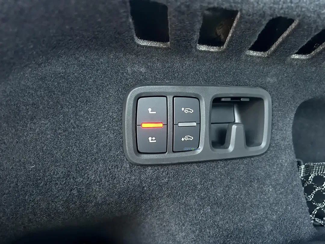 Audi RS Q8 - Thumbnail 6
